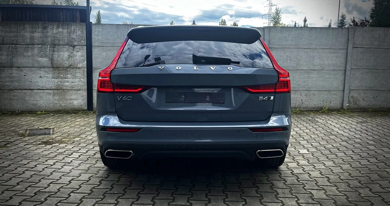 Volvo V60 Cross Country cena 174900 przebieg: 34891, rok produkcji 2022 z Skoczów małe 352